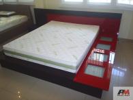Легло с декоративно осветление от МДФ в два цвята